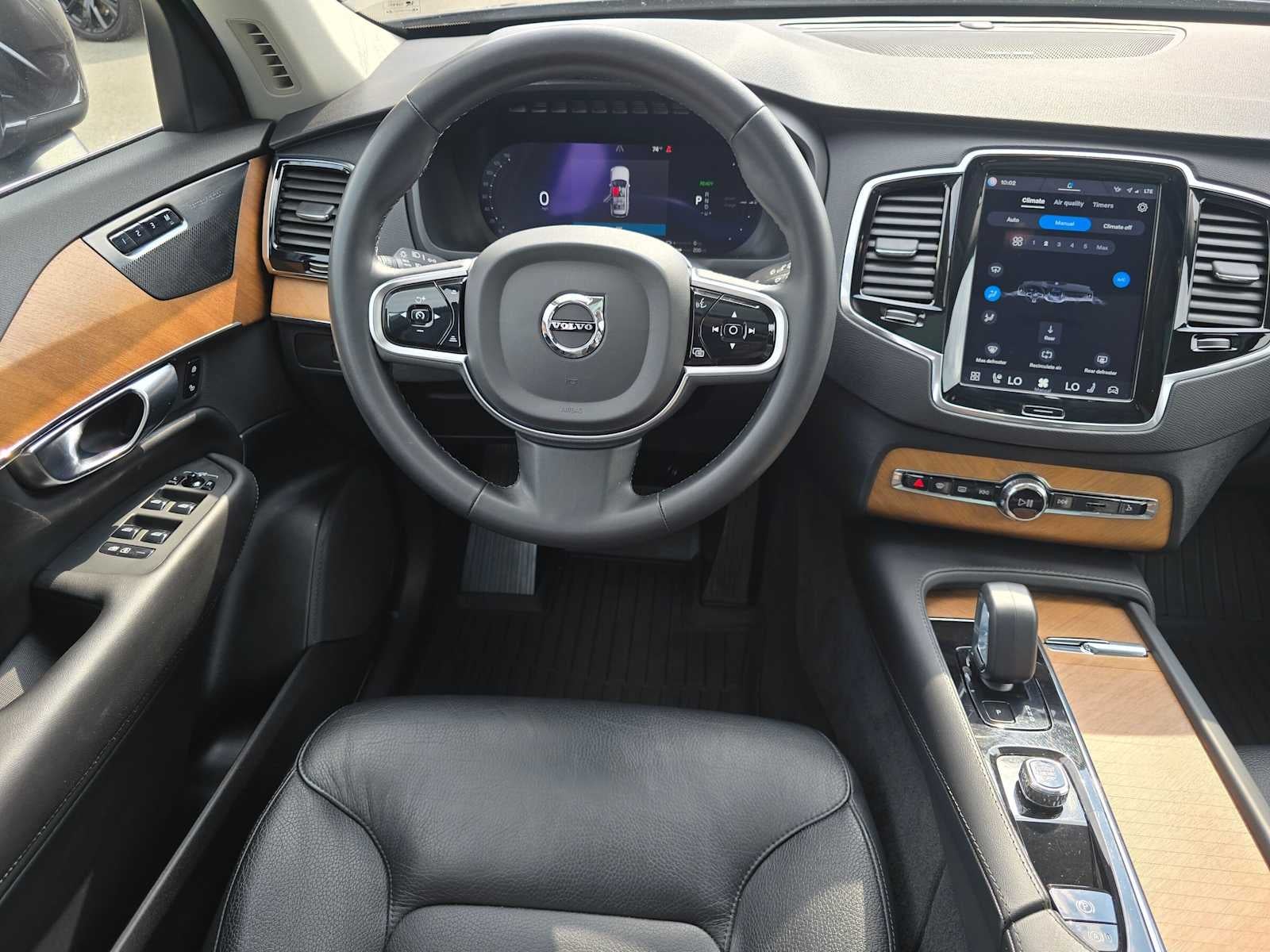 2023 Volvo XC90 Recharge Plug-In Hybrid Plus Bright Theme