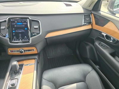 2023 Volvo XC90 Recharge Plug-In Hybrid Plus Bright Theme
