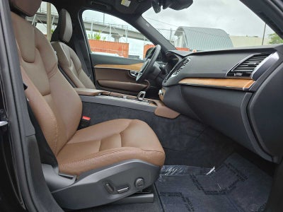 2023 Volvo XC90 Recharge Plug-In Hybrid Plus Dark Theme