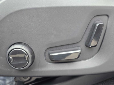 2023 Volvo XC90 Recharge Plug-In Hybrid Plus Dark Theme
