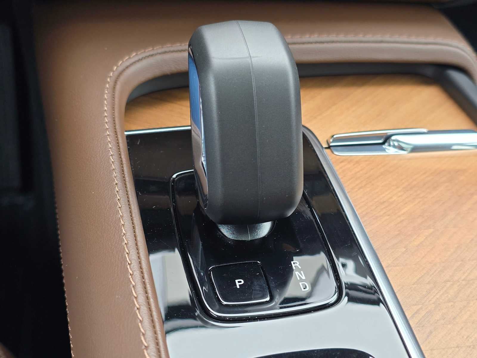 2023 Volvo XC90 Recharge Plug-In Hybrid Plus Dark Theme