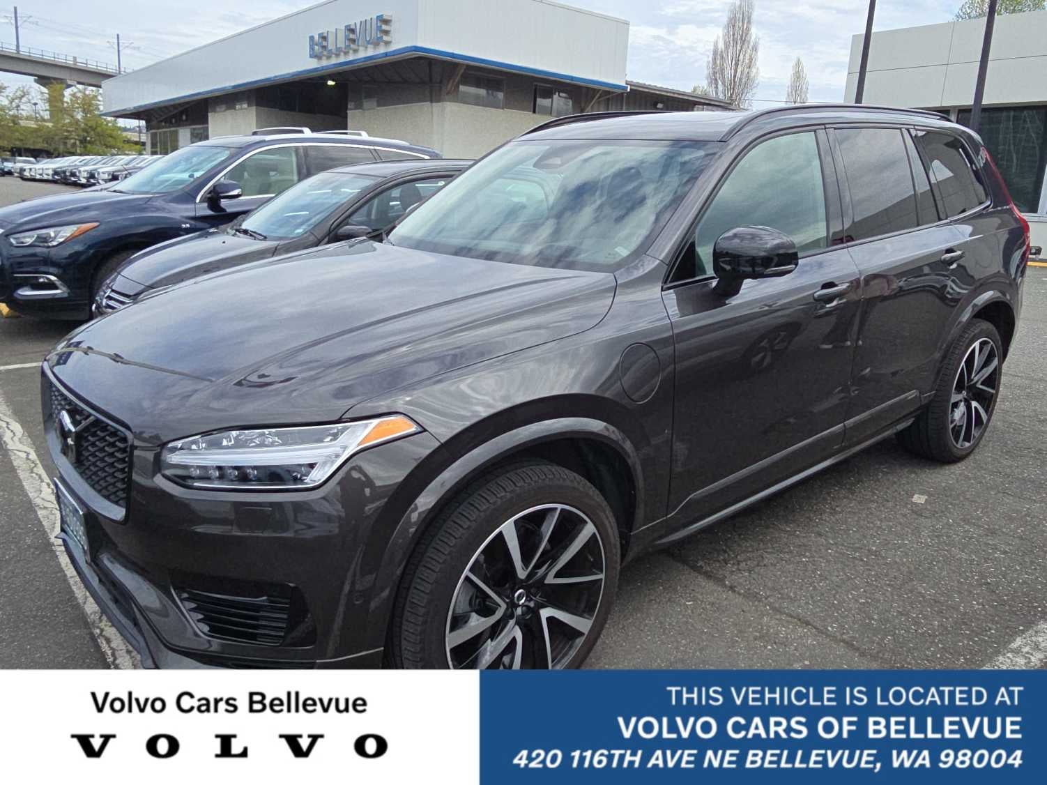 2023 Volvo XC90 Recharge Plug-In Hybrid Ultimate Dark Theme