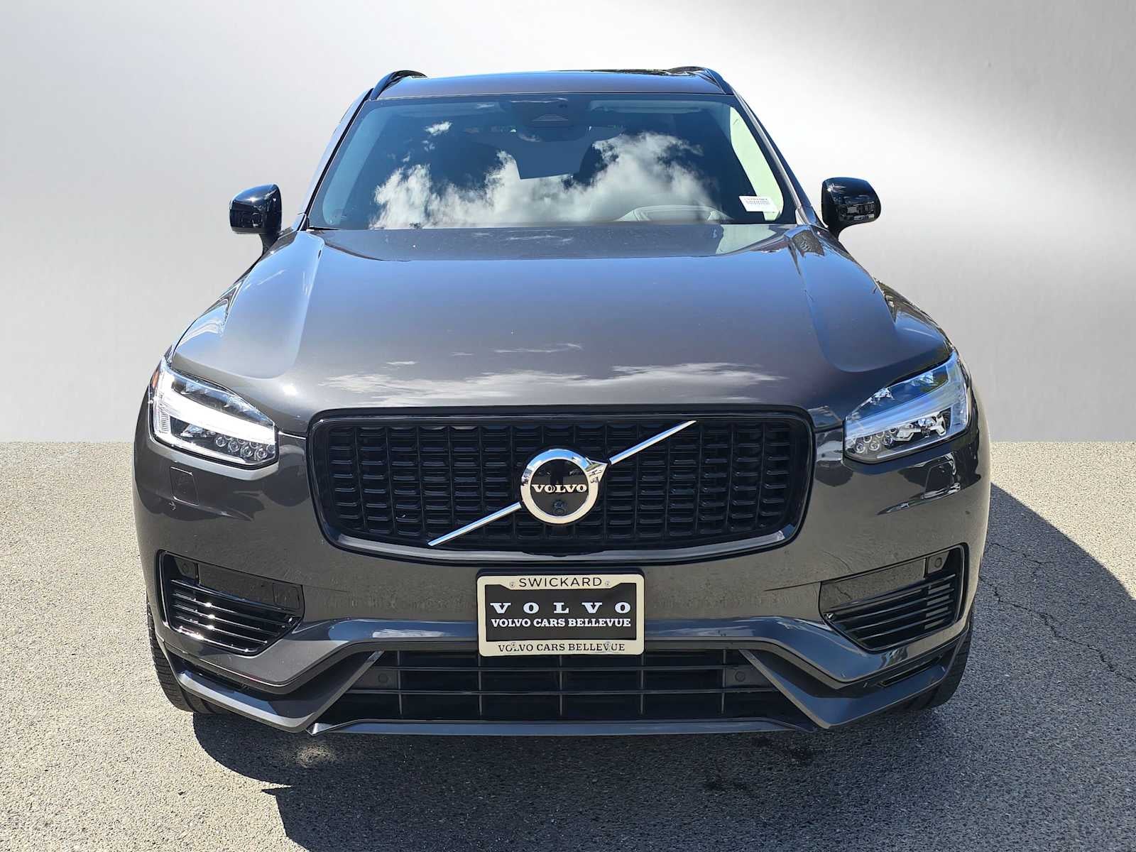 2023 Volvo XC90 Recharge Plug-In Hybrid Ultimate Dark Theme
