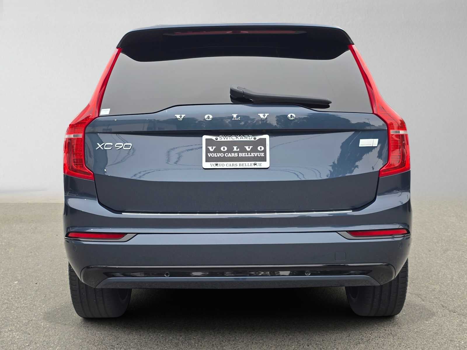 2023 Volvo XC90 Recharge Plug-In Hybrid Ultimate Dark Theme