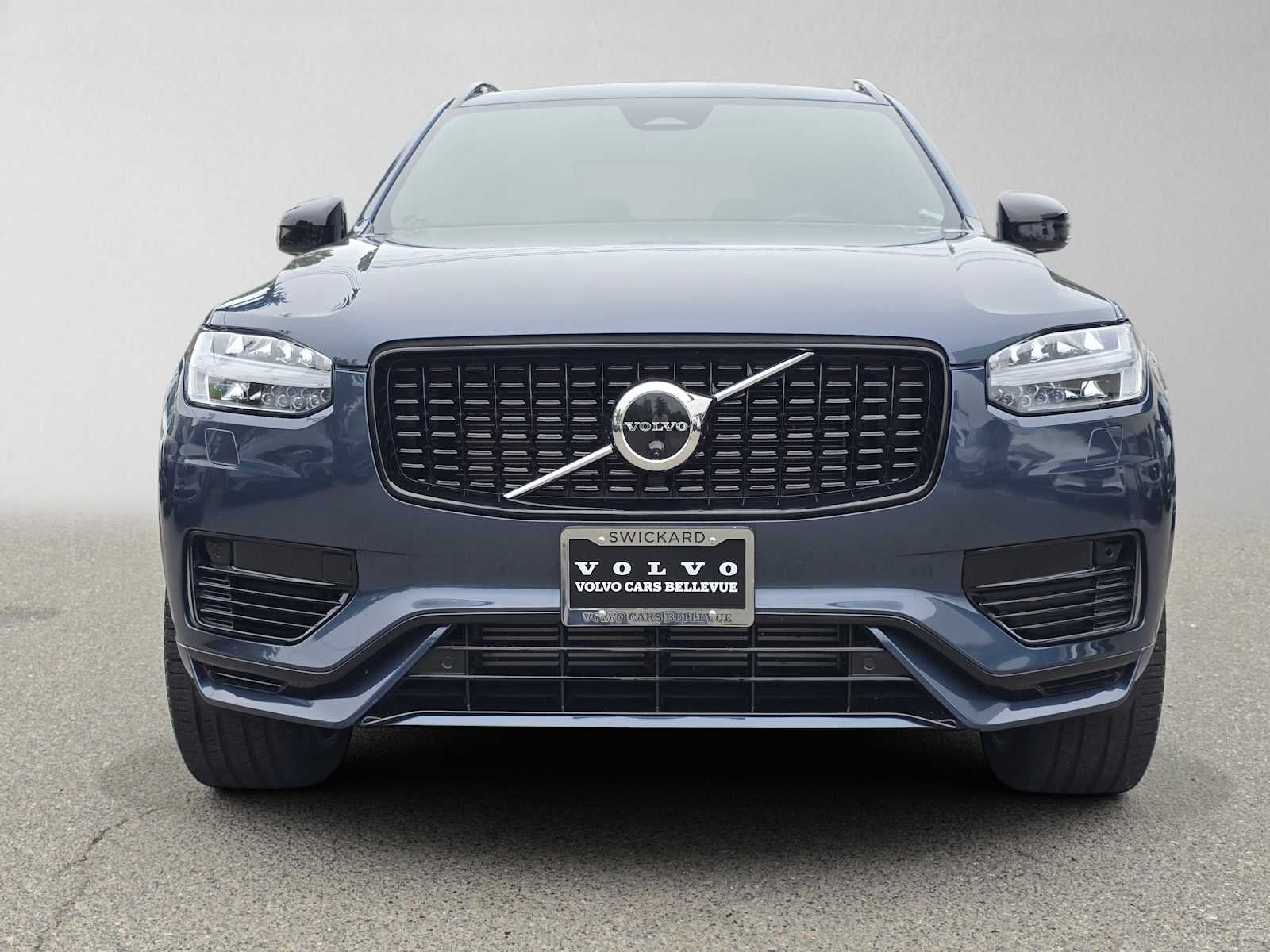 2023 Volvo XC90 Recharge Plug-In Hybrid Ultimate Dark Theme