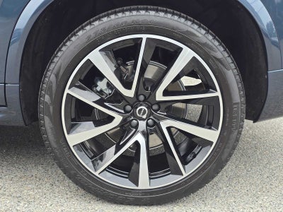 2023 Volvo XC90 Recharge Plug-In Hybrid Ultimate Dark Theme