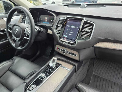 2023 Volvo XC90 Recharge Plug-In Hybrid Ultimate Dark Theme