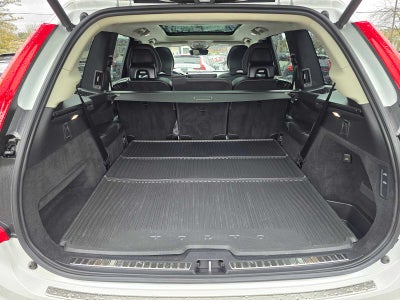 2023 Volvo XC90 Recharge Plug-In Hybrid Ultimate Dark Theme