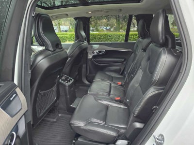 2023 Volvo XC90 Recharge Plug-In Hybrid Ultimate Dark Theme