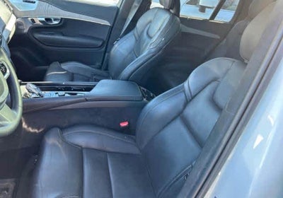 2023 Volvo XC90 Recharge Plug-In Hybrid Ultimate Dark Theme