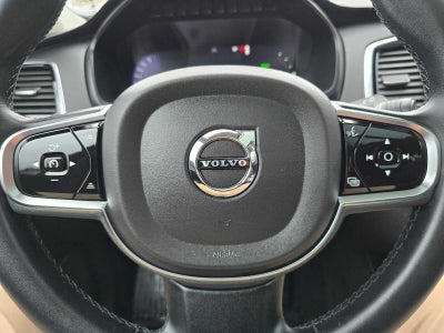2023 Volvo XC90 Recharge Plug-In Hybrid Ultimate Dark Theme
