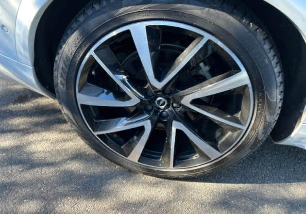 2023 Volvo XC90 Recharge Plug-In Hybrid Ultimate Dark Theme