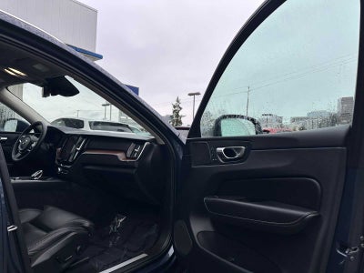 2023 Volvo XC60 Recharge Plug-In Hybrid Ultimate Bright Theme