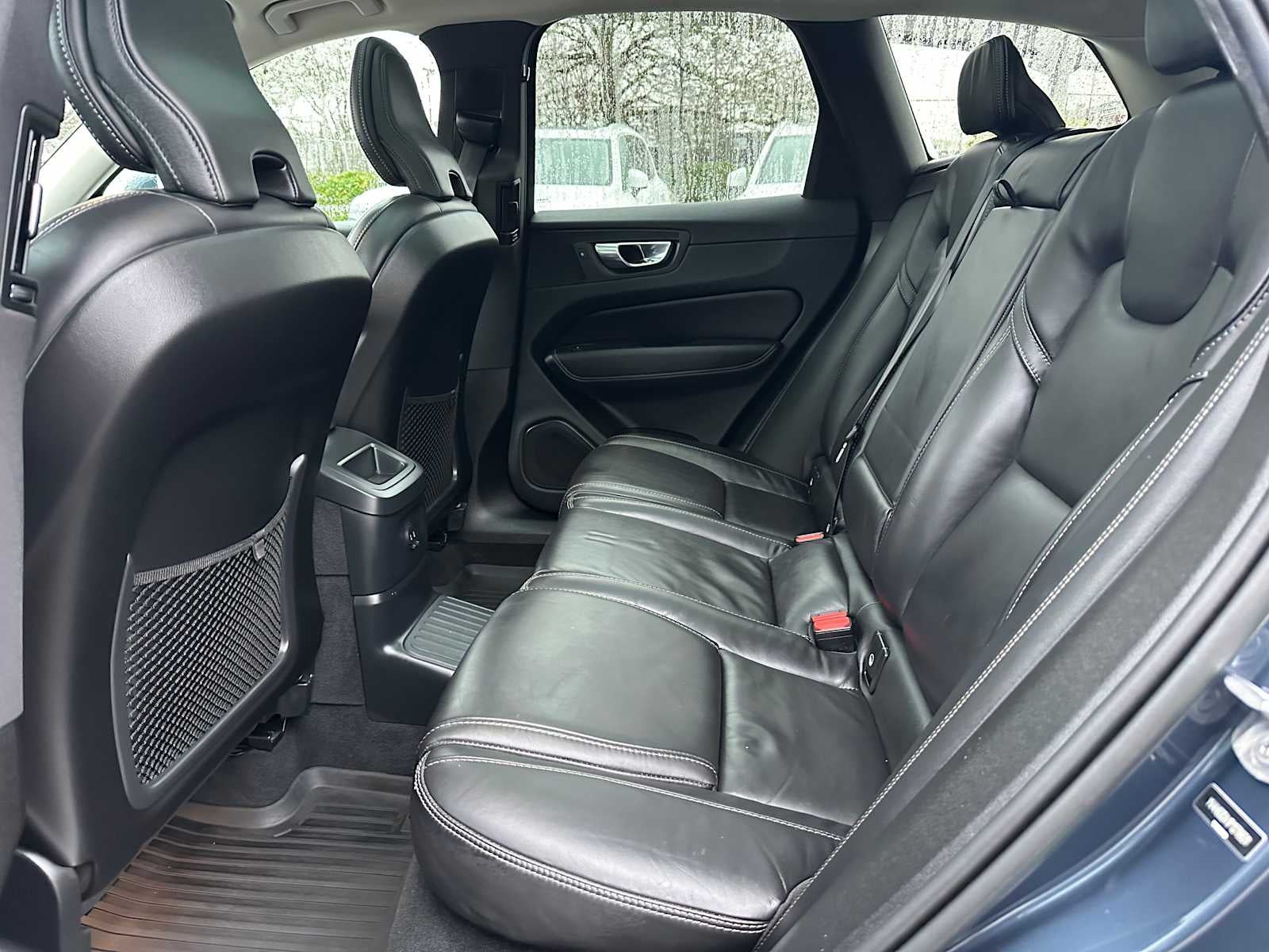 2023 Volvo XC60 Recharge Plug-In Hybrid Ultimate Bright Theme