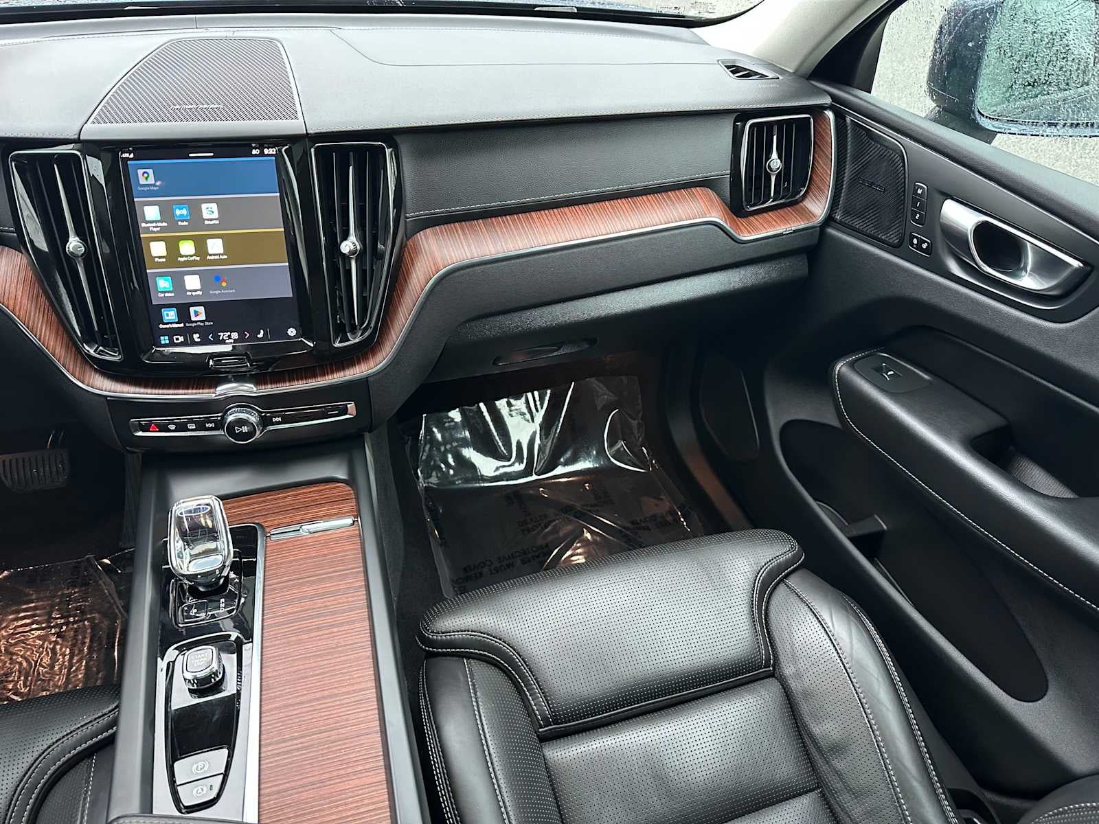 2023 Volvo XC60 Recharge Plug-In Hybrid Ultimate Bright Theme