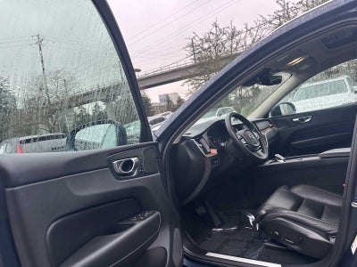 2023 Volvo XC60 Recharge Plug-In Hybrid Ultimate Bright Theme