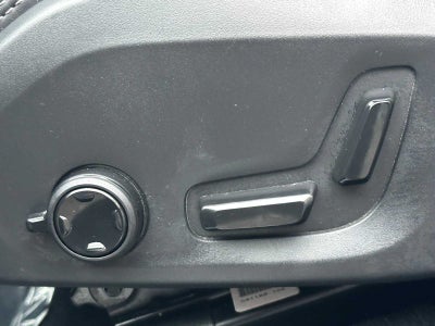 2023 Volvo XC60 Recharge Plug-In Hybrid Ultimate Bright Theme