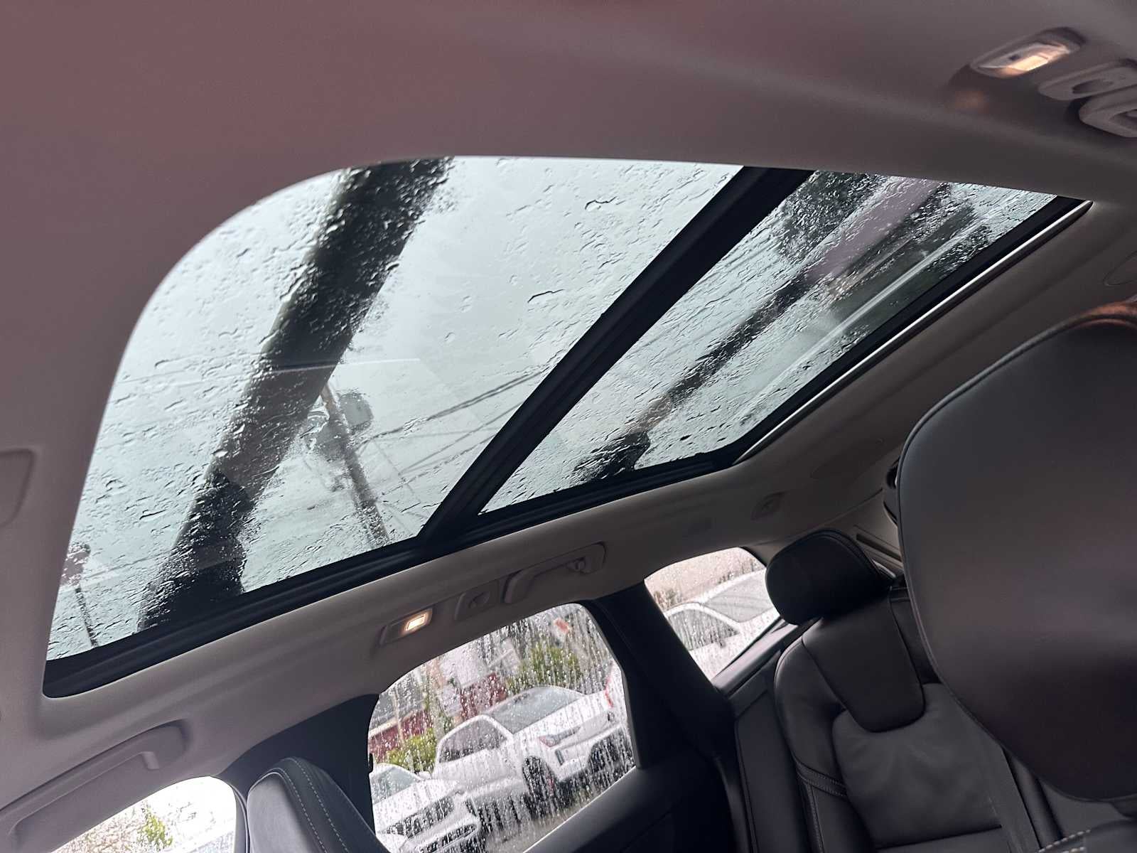 2023 Volvo XC60 Recharge Plug-In Hybrid Ultimate Bright Theme