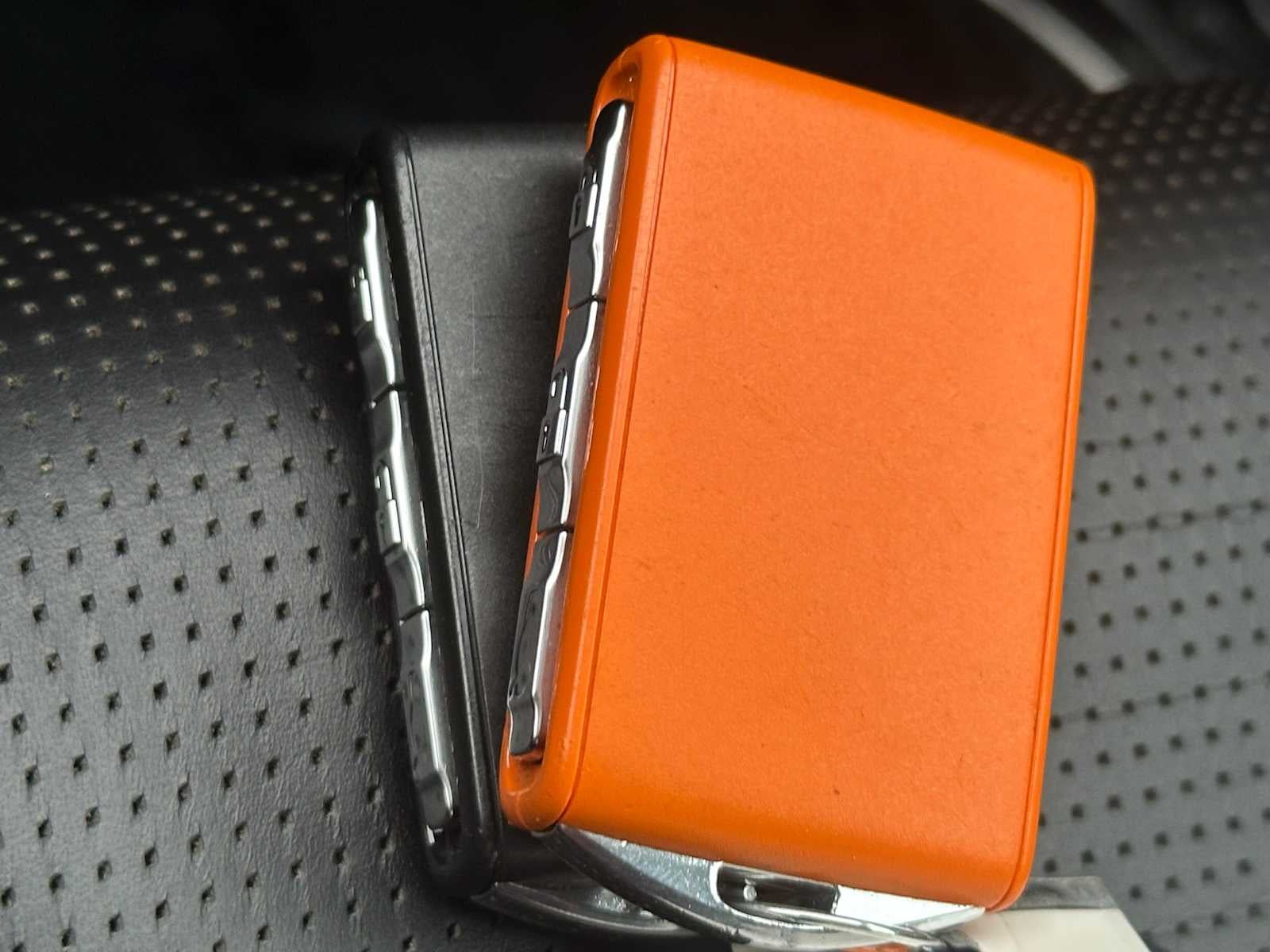 2023 Volvo XC60 Recharge Plug-In Hybrid Ultimate Bright Theme