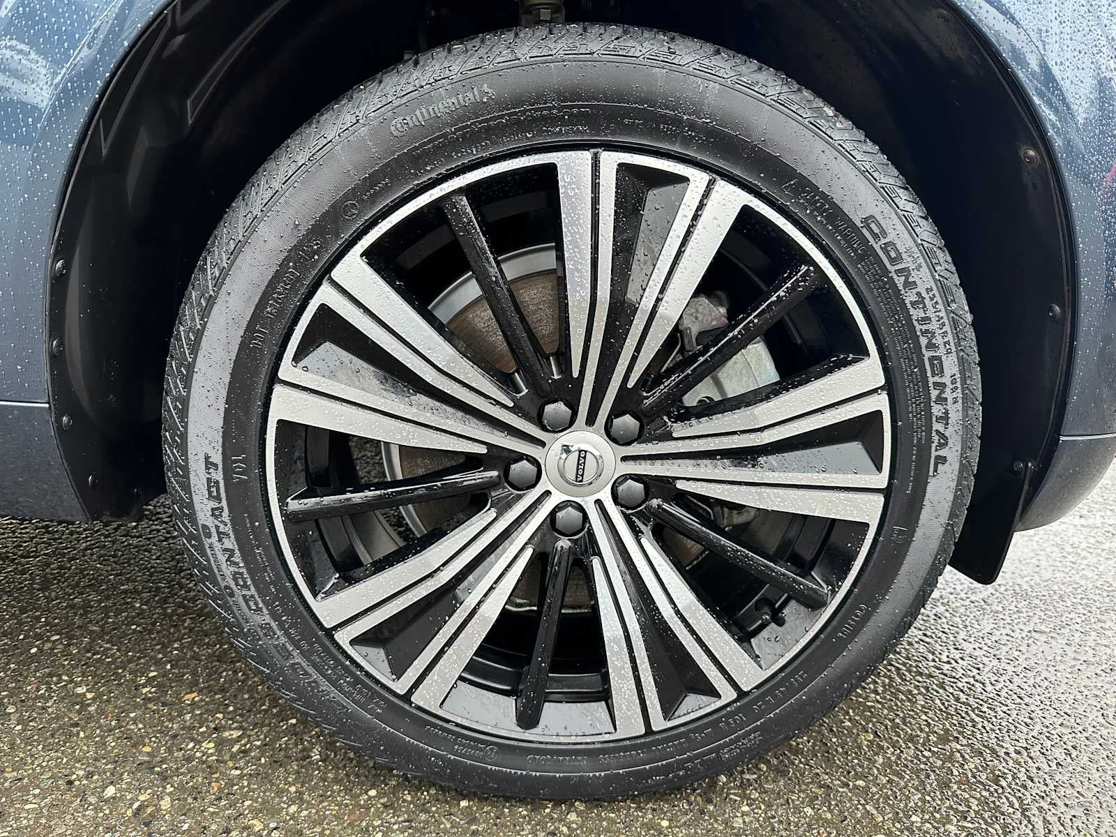 2023 Volvo XC60 Recharge Plug-In Hybrid Ultimate Bright Theme