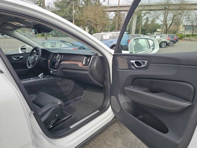 2023 Volvo XC60 Recharge Plug-In Hybrid Ultimate Bright Theme