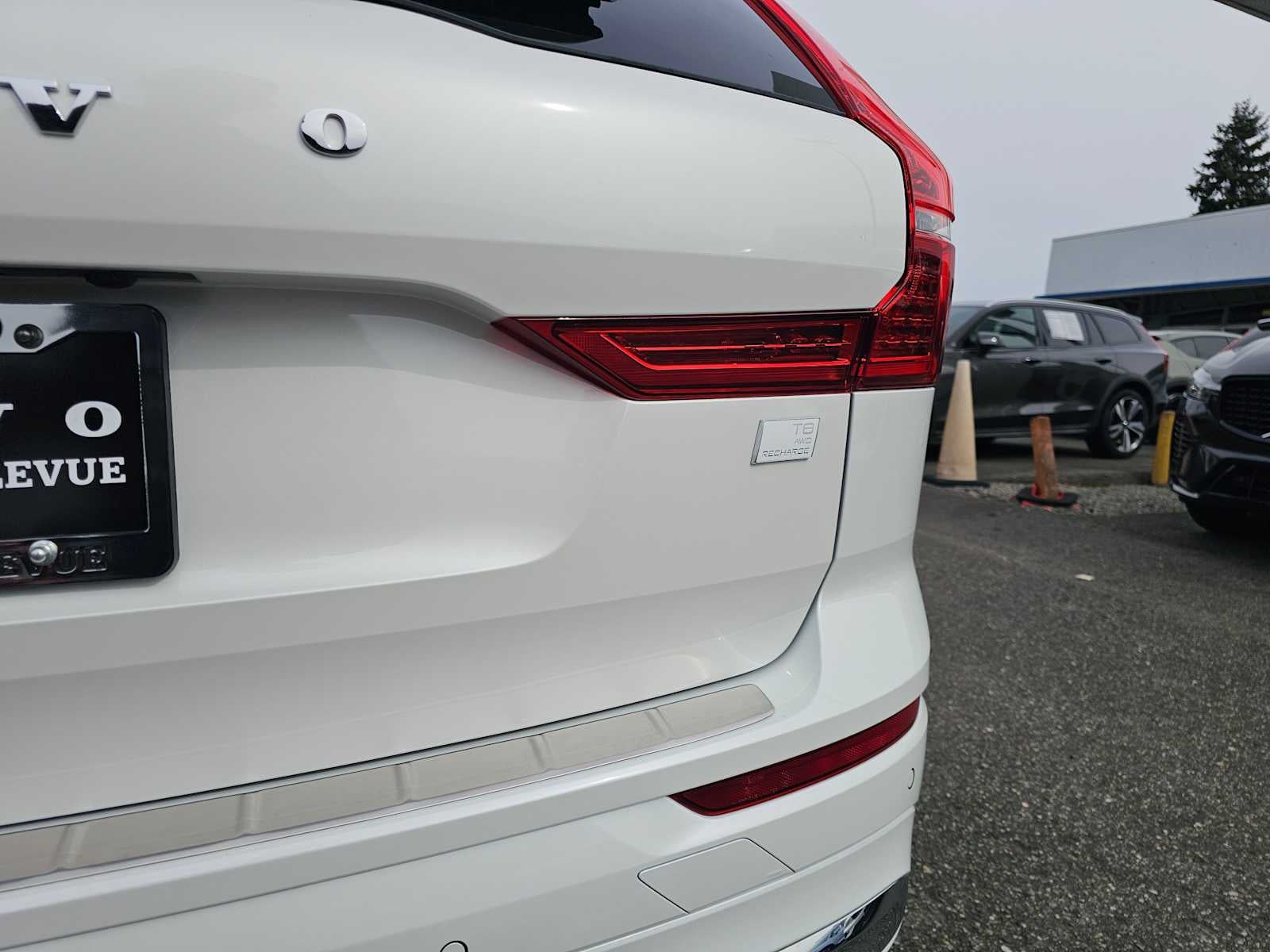 2023 Volvo XC60 Recharge Plug-In Hybrid Ultimate Bright Theme