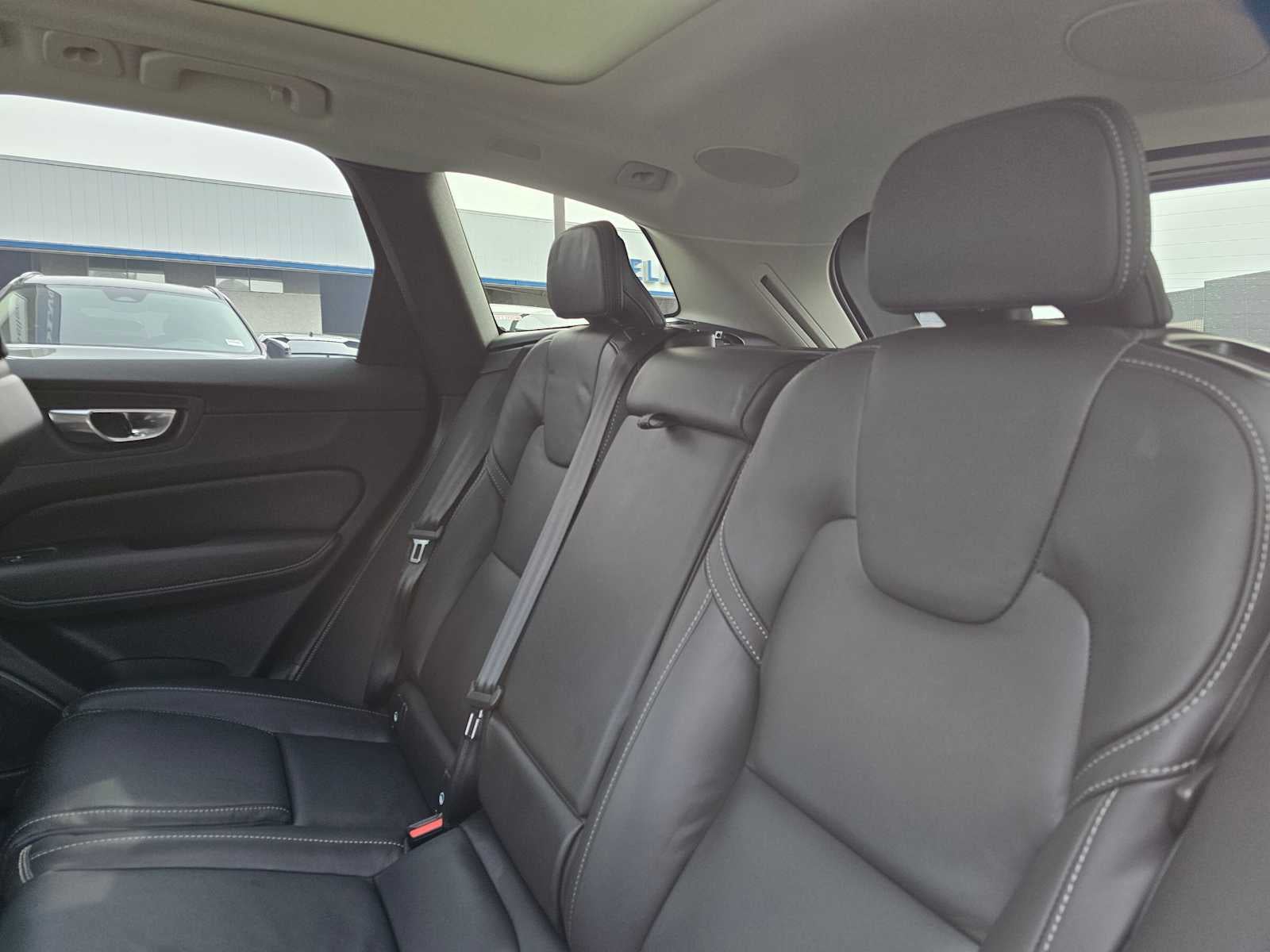 2023 Volvo XC60 Recharge Plug-In Hybrid Ultimate Bright Theme