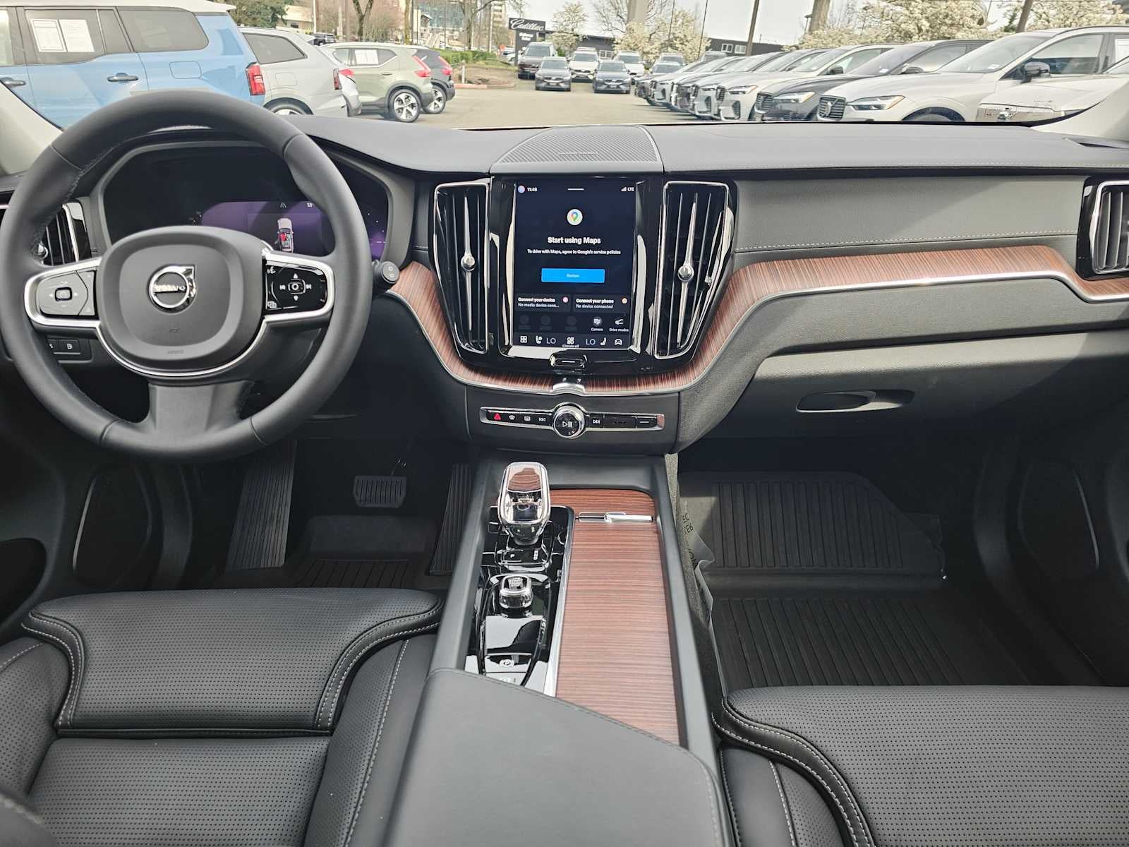 2023 Volvo XC60 Recharge Plug-In Hybrid Ultimate Bright Theme