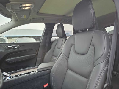 2023 Volvo XC60 Recharge Plug-In Hybrid Ultimate Bright Theme