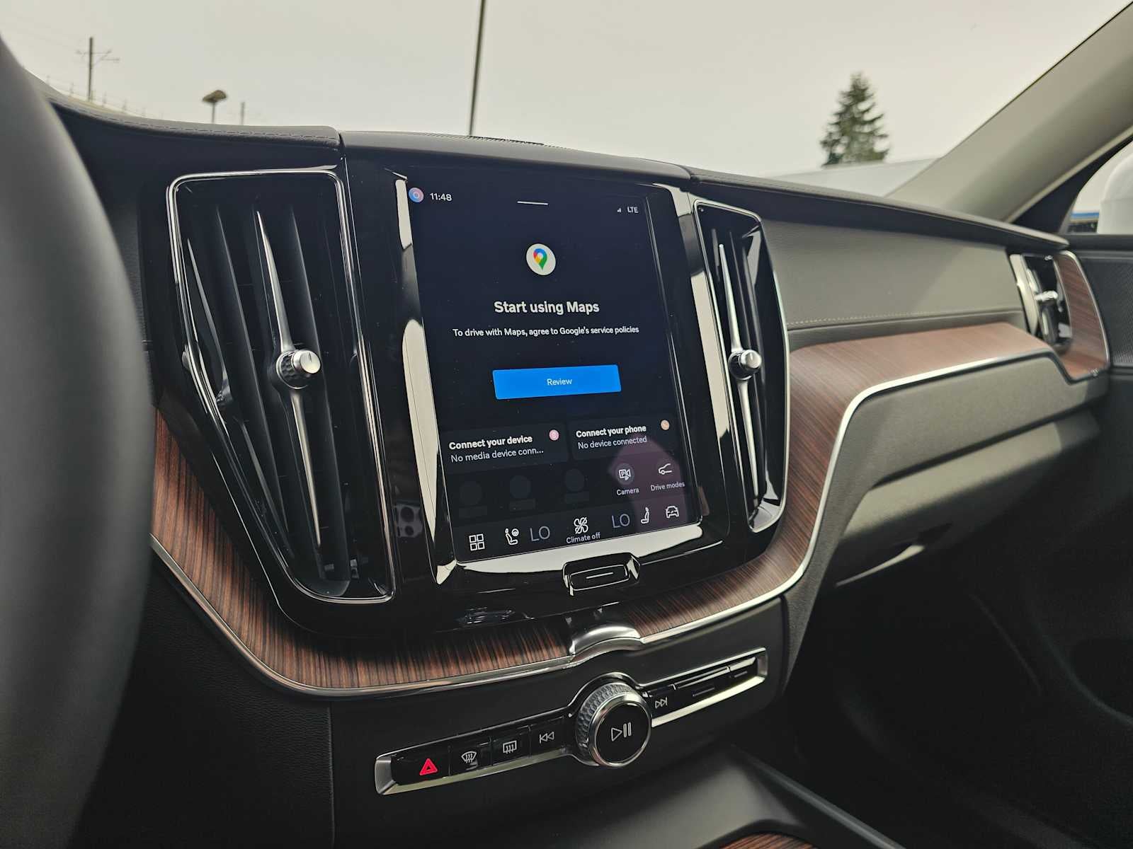 2023 Volvo XC60 Recharge Plug-In Hybrid Ultimate Bright Theme