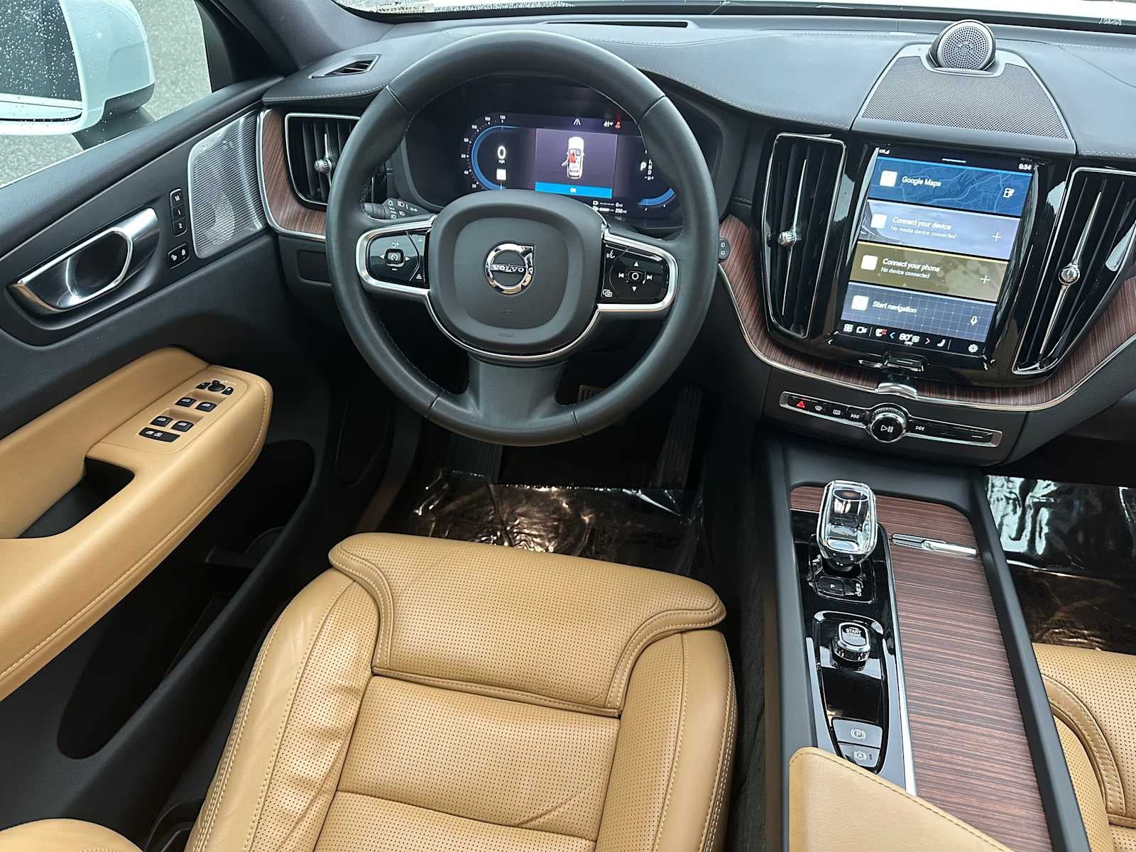 2023 Volvo XC60 Recharge Plug-In Hybrid Ultimate Bright Theme