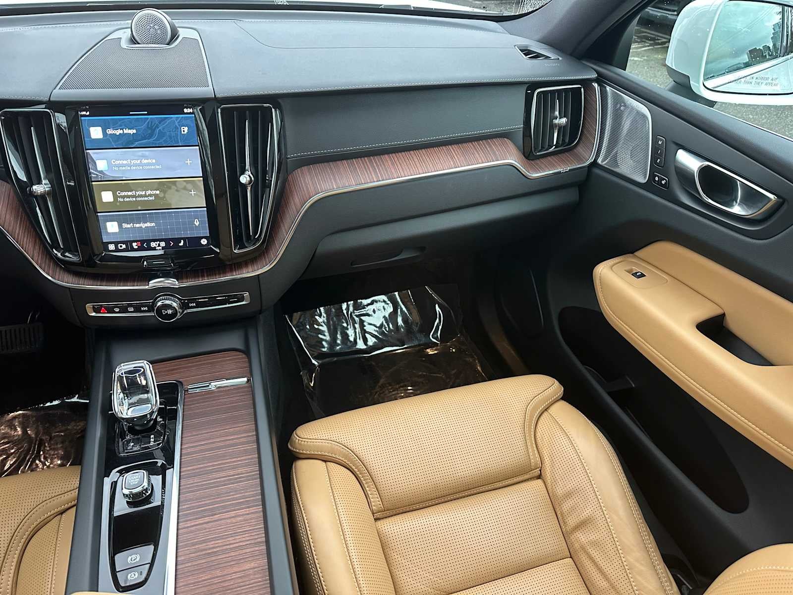 2023 Volvo XC60 Recharge Plug-In Hybrid Ultimate Bright Theme