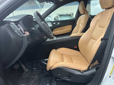 2023 Volvo XC60 Recharge Plug-In Hybrid Ultimate Bright Theme