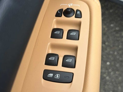 2023 Volvo XC60 Recharge Plug-In Hybrid Ultimate Bright Theme