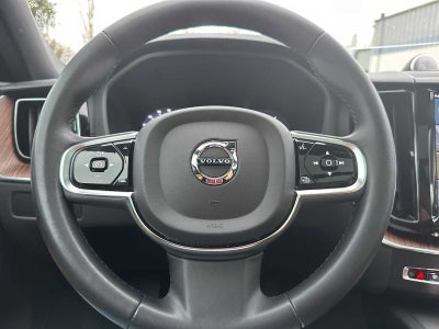 2023 Volvo XC60 Recharge Plug-In Hybrid Ultimate Bright Theme