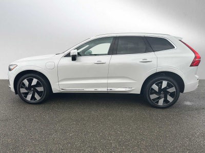 2023 Volvo XC60 Recharge Plug-In Hybrid Ultimate Bright Theme