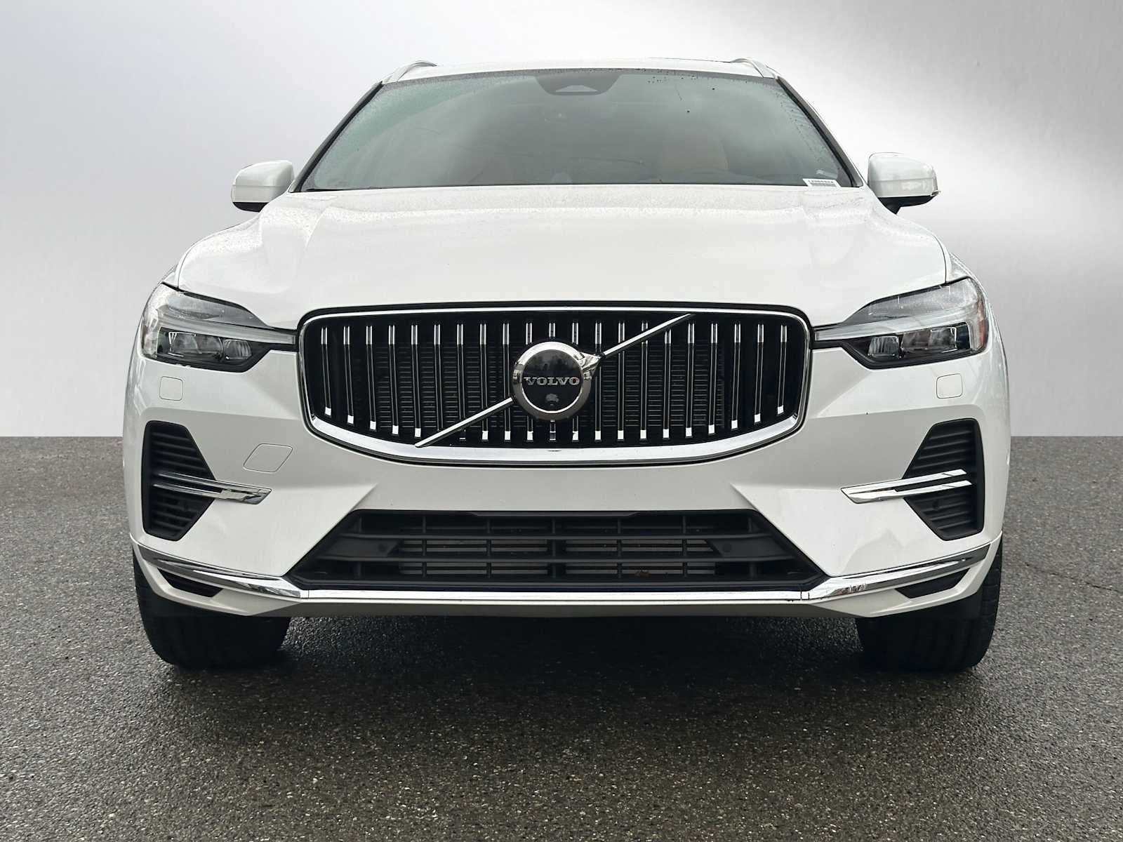 2023 Volvo XC60 Recharge Plug-In Hybrid Ultimate Bright Theme