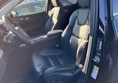 2023 Volvo XC60 Recharge Plug-In Hybrid Ultimate Bright Theme
