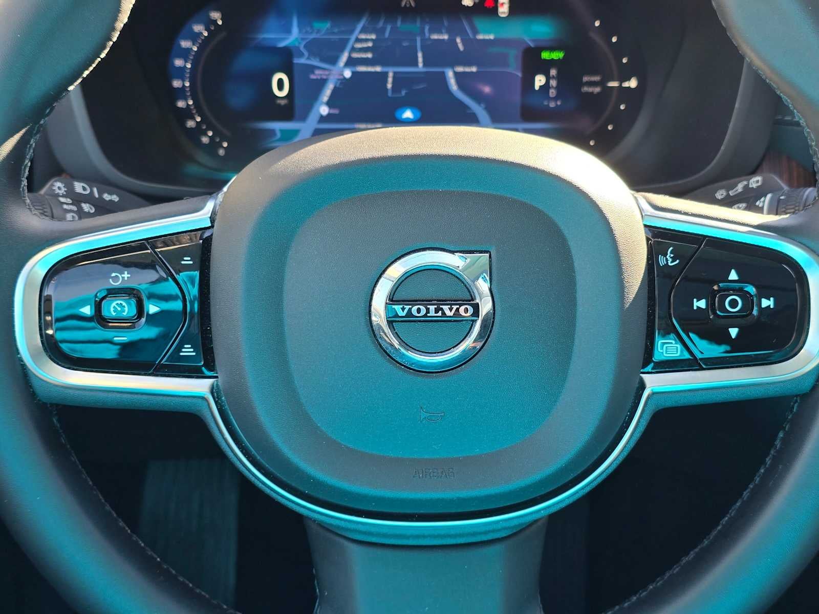 2023 Volvo XC60 Recharge Plug-In Hybrid Ultimate Bright Theme