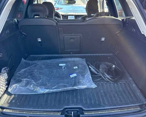 2023 Volvo XC60 Recharge Plug-In Hybrid Ultimate Bright Theme