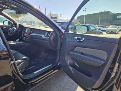 2024 Volvo XC60 Recharge Plug-In Hybrid Ultimate Black Edition