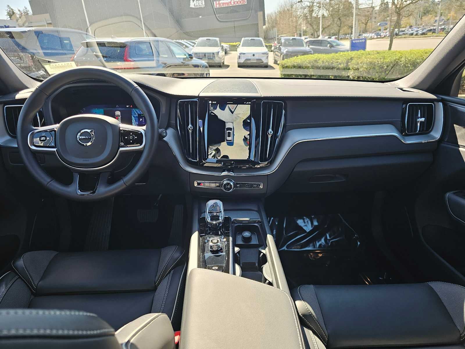 2024 Volvo XC60 Recharge Plug-In Hybrid Ultimate Black Edition