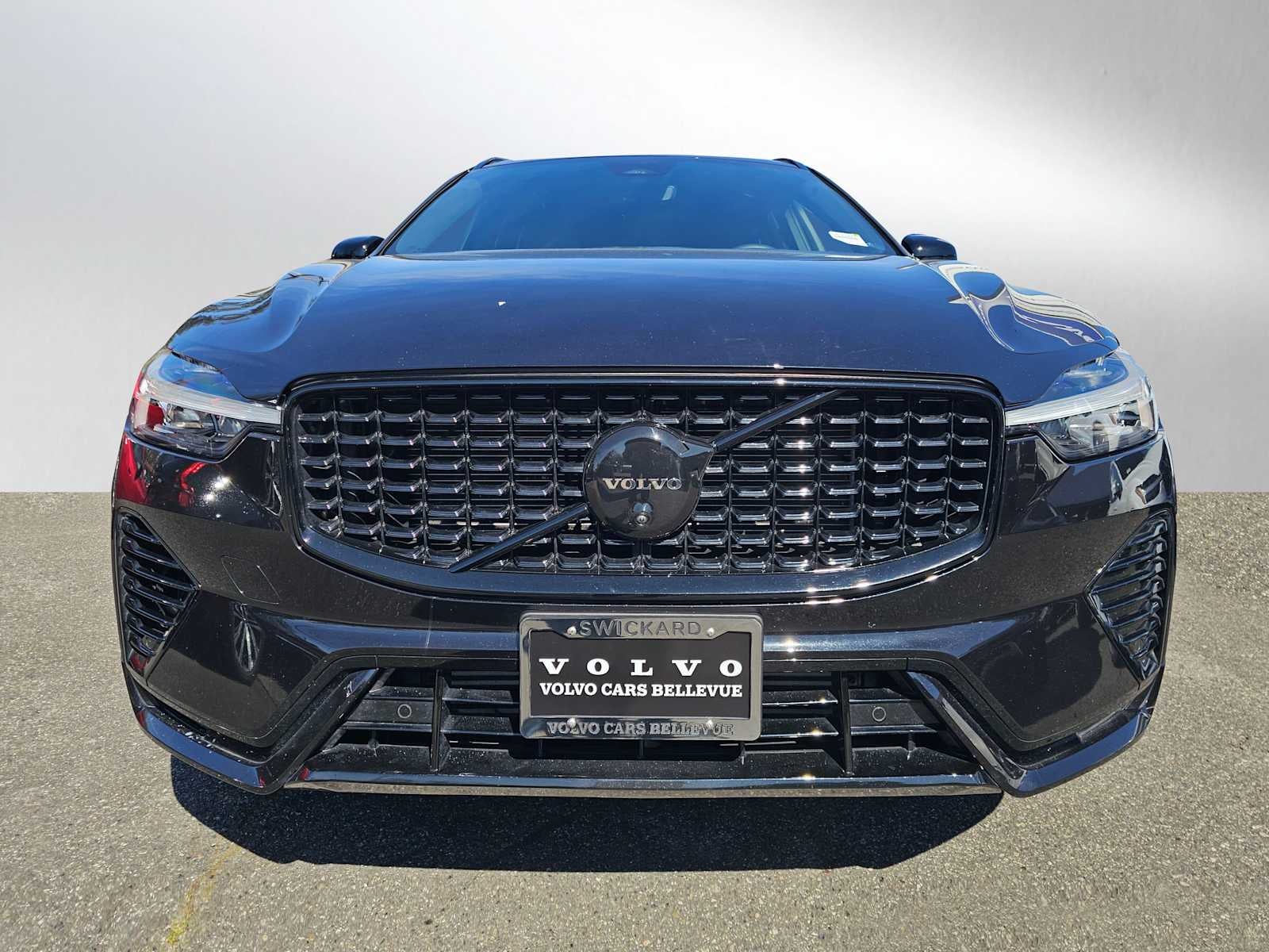 2024 Volvo XC60 Recharge Plug-In Hybrid Ultimate Black Edition