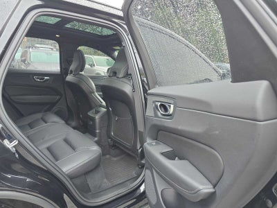 2024 Volvo XC60 Recharge Plug-In Hybrid Ultimate Black Edition