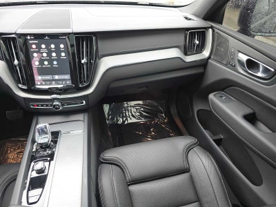2024 Volvo XC60 Recharge Plug-In Hybrid Ultimate Black Edition