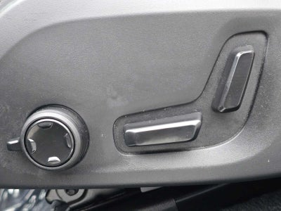 2024 Volvo XC60 Recharge Plug-In Hybrid Ultimate Black Edition