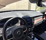 2023 Volvo XC60 Recharge Plug-In Hybrid Plus Dark Theme