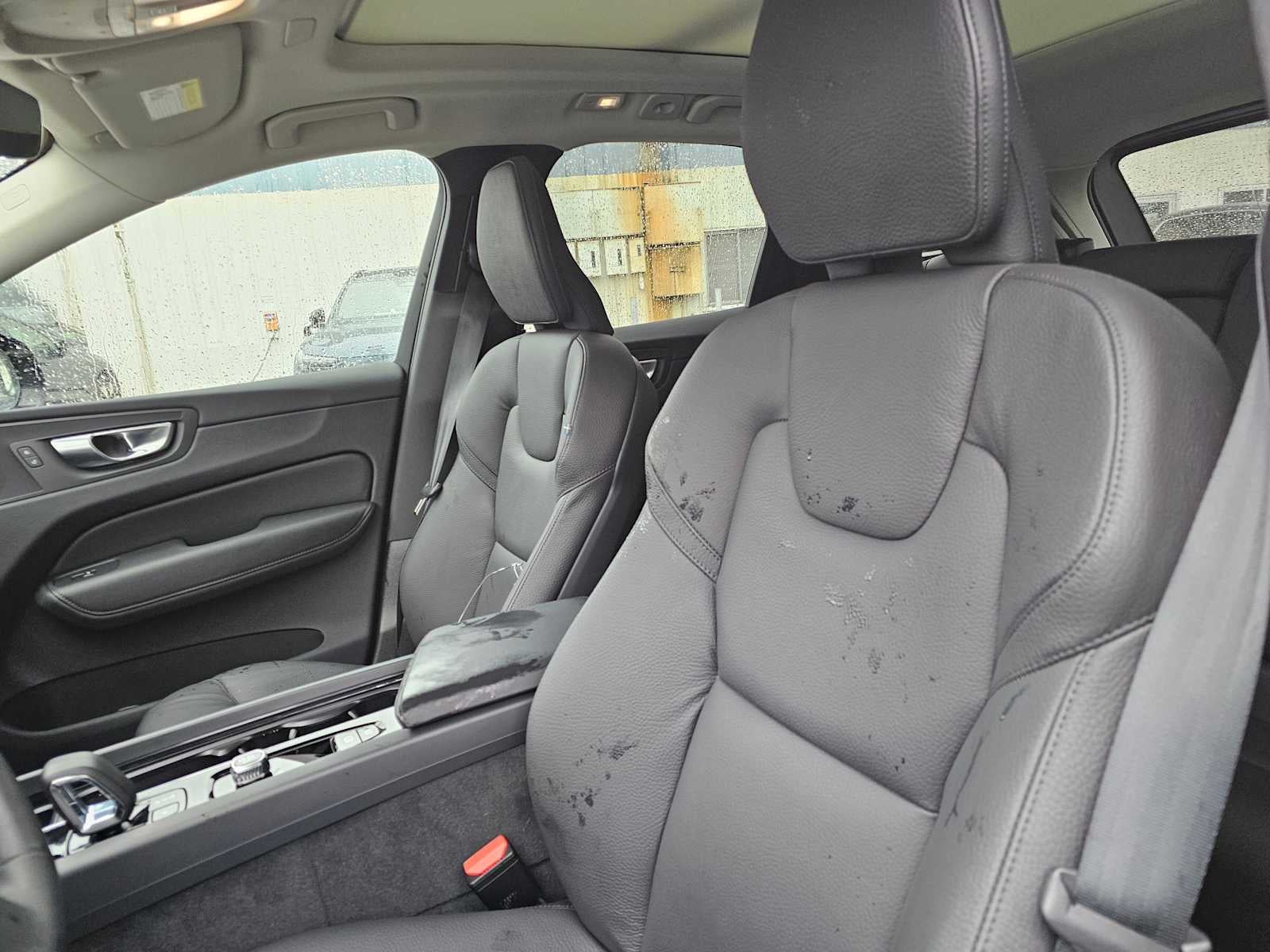 2024 Volvo XC60 Recharge Plug-In Hybrid Plus Dark Theme