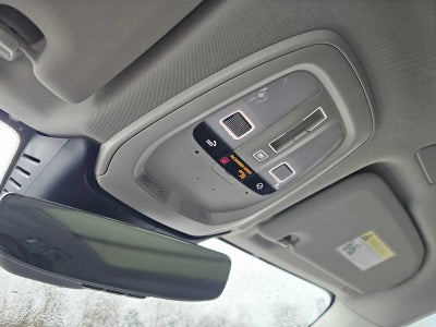 2024 Volvo XC60 Recharge Plug-In Hybrid Plus Dark Theme