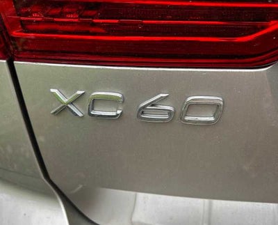 2024 Volvo XC60 Recharge Plug-In Hybrid Plus Dark Theme